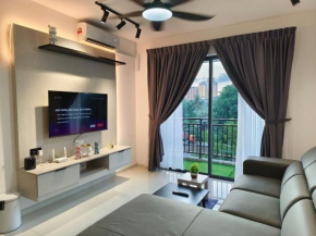 Central Park Tampoi Larkin 2 Bedroom -New Bear Bricks Style